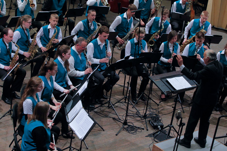Młodzieżowa Orkiestra Dęta Szkoły Muzycznej w Naujene – Łotwa